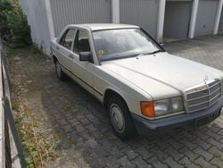 Beige Gebraucht 1985 Mercedes 190 Limousine | 1.750 €