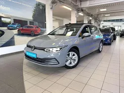 Mondsteingrau Gebraucht 2023 VW Golf VIII Life Limousine | 27.990 € (Fairer Preis)