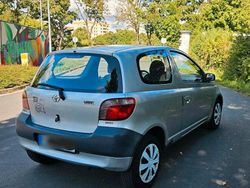 Silber Gebraucht 2002 Toyota Yaris Kleinwagen | 999 € (Guter Preis)