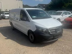 Arktikweiss Gebraucht 2021 Mercedes Vito Van / Kleinbus | 17.731 €