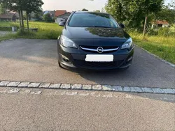 Schwarz Gebraucht 2016 Opel Astra Kombi | 7.500 € (Fairer Preis)