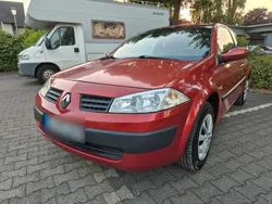 Rot Gebraucht 2004 Renault Mégane II Authentique Limousine | 1.150 € (Fairer Preis)