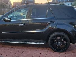 Schwarz Gebraucht 2006 Mercedes ML500 SUV | 8.000 €