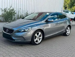 Grau Gebraucht 2015 Volvo V40 Kombi | 12.500 €