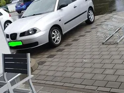 Silber Gebraucht 2004 Seat Ibiza Kleinwagen | 2.500 € (Teuer)