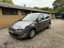 Grau Gebraucht 2012 Renault Grand Scénic III Van / Kleinbus | 2.400 € (Superpreis)