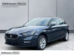 Grau Neu 2025 Seat Leon Limousine | 32.699 € (Etwas zu teuer)