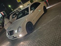Weiß Gebraucht 2008 Mercedes E350 Limousine | 17.490 €