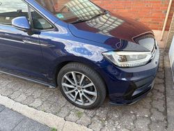 Blau Gebraucht 2016 VW Touran R-line Van / Kleinbus | 17.600 € (Guter Preis)