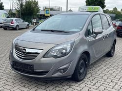 Grau Gebraucht 2011 Opel Meriva Innovation Van / Kleinbus | 1.990 € (Superpreis)