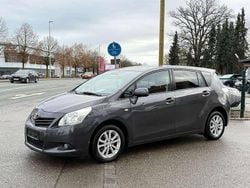 Grau Gebraucht 2012 Toyota Verso Van / Kleinbus | 3.450 € (Superpreis)