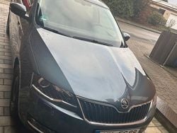 Grau Gebraucht 2017 Skoda Rapid Drive Limousine | 9.499 € (Guter Preis)