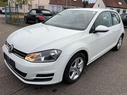 Weiß Gebraucht 2016 VW Golf VII Comfortline Limousine | 9.900 € (Superpreis)