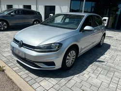 Silber Gebraucht 2018 VW Golf VII Limousine | 10.450 € (Guter Preis)