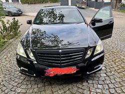 Schwarz Gebraucht 2009 Mercedes E350 Avantgarde Limousine | 10.200 € (Etwas zu teuer)