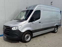 9775 lackfarbe iridiumsilber m Gebraucht 2021 Mercedes Sprinter Van | 29.990 €