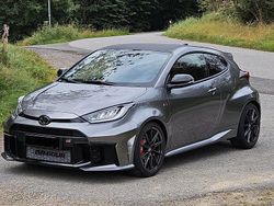 Grau Gebraucht 2024 Toyota Yaris Limousine | 46.990 € (Guter Preis)