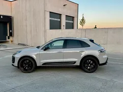 Grau Gebraucht 2023 Porsche Macan GTS SUV | 109.000 € (Fairer Preis)