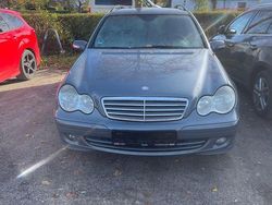 Grau Gebraucht 2006 Mercedes 200 Kombi | 1.300 €