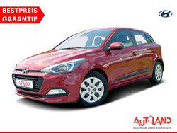 Rot Gebraucht 2017 Hyundai i20 Trend Kleinwagen | 13.950 € (Teuer)