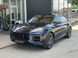 Blau Gebraucht 2024 Porsche Cayenne Turbo E-Hybrid SUV | 199.990 € (Guter Preis)