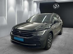 Uranograu Gebraucht 2024 VW Tiguan Business SUV | 31.940 € (Superpreis)