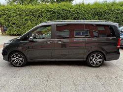Grau Gebraucht 2020 Mercedes V300 AMG Van / Kleinbus | 54.980 € (Teuer)