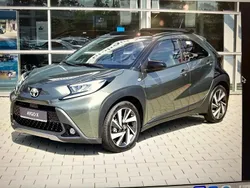 Grün Gebraucht 2022 Toyota Aygo Edition Kleinwagen | 16.300 € (Fairer Preis)