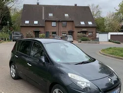 Schwarz Gebraucht 2011 Renault Scénic III Dynamique Van / Kleinbus | 4.499 € (Fairer Preis)