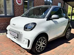 Silber (tridion sicherheitszelle in graphite grey (matt) /) Gebraucht 2021 Smart ForTwo Electric Drive Kleinwagen | 11.290 € (Etwas zu teuer)