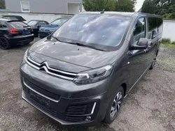 Grau (metallic) Gebraucht 2017 Citroën Spacetourer Shine Van | 29.990 € (Etwas zu teuer)