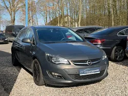 Grau Gebraucht 2015 Opel Astra Exklusiv Limousine | 7.999 € (Fairer Preis)
