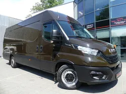 Braun Gebraucht 2024 Iveco Daily Limousine | 23.800 € (Superpreis)