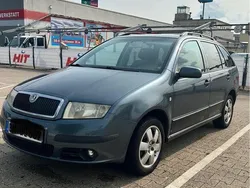 Grau Gebraucht 2005 Skoda Fabia Kombi | 2.000 €