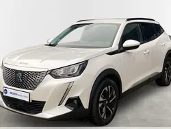 Lack weiss perlglänzend/typ au Gebraucht 2021 Peugeot e-2008 Allure SUV | 16.690 € (Guter Preis)