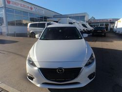 Weiß Gebraucht 2015 Mazda 3 Center-Line Limousine | 6.999 € (Fairer Preis)