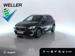 Sanremo grün (grün) Gebraucht 2024 BMW 230e Active Tourer M Sport Van / Kleinbus | 44.950 € (Superpreis)