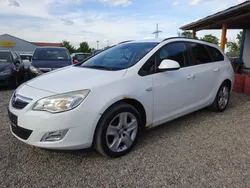 Weiß Gebraucht 2011 Opel Astra Sport Kombi | 1.900 € (Superpreis)