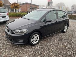 Schwarz Gebraucht 2015 VW Golf Sportsvan Comfortline Van / Kleinbus | 10.990 € (Guter Preis)