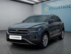 Blau Gebraucht 2023 VW T-Roc SUV | 27.249 € (Fairer Preis)