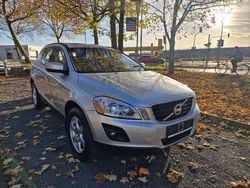 Silber Gebraucht 2009 Volvo XC60 Kinetic SUV | 9.999 € (Fairer Preis)