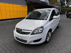 Weiß Gebraucht 2010 Opel Zafira Edition Van / Kleinbus | 3.999 € (Fairer Preis)
