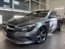 Grau Gebraucht 2017 Mercedes CLA200 Shooting Brake Kombi | 17.988 € (Fairer Preis)