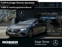 Grau / selenitgrau (metallic) Gebraucht 2024 Mercedes EQE300 Advanced Limousine | 43.775 €