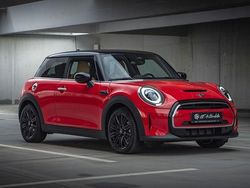 Rot Gebraucht 2023 Mini Cooper Kleinwagen | 24.500 € (Etwas zu teuer)