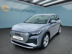 Grau Gebraucht 2022 Audi Q4 e-tron S-Line SUV | 32.449 € (Guter Preis)