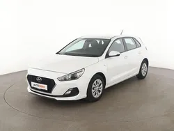 Weiß Gebraucht 2018 Hyundai i30 Pure Limousine | 12.290 € (Fairer Preis)