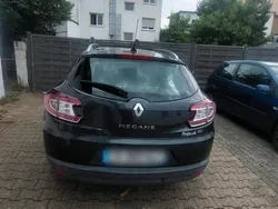 Blau Gebraucht 2012 Renault Mégane GrandTour Kombi | 2.500 €