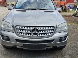 Silber Gebraucht 2007 Mercedes ML280 SUV | 3.400 €