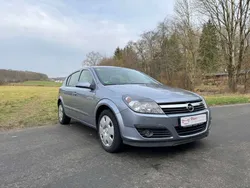 Silber Gebraucht 2006 Opel Astra Edition+ Limousine | 3.990 € (Etwas zu teuer)